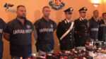 Armi e droga a Bari, arrestate sette persone vicine al clan Parisi-Palermiti – VIDEO