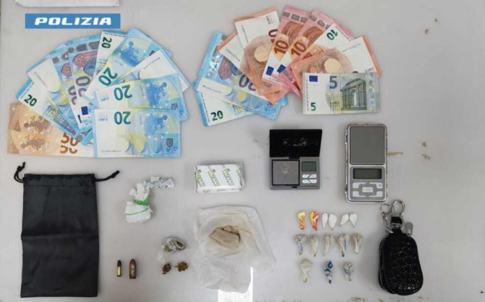 In casa hanno droga e munizioni: arrestati un 53enne e la sua compagna a Supersano