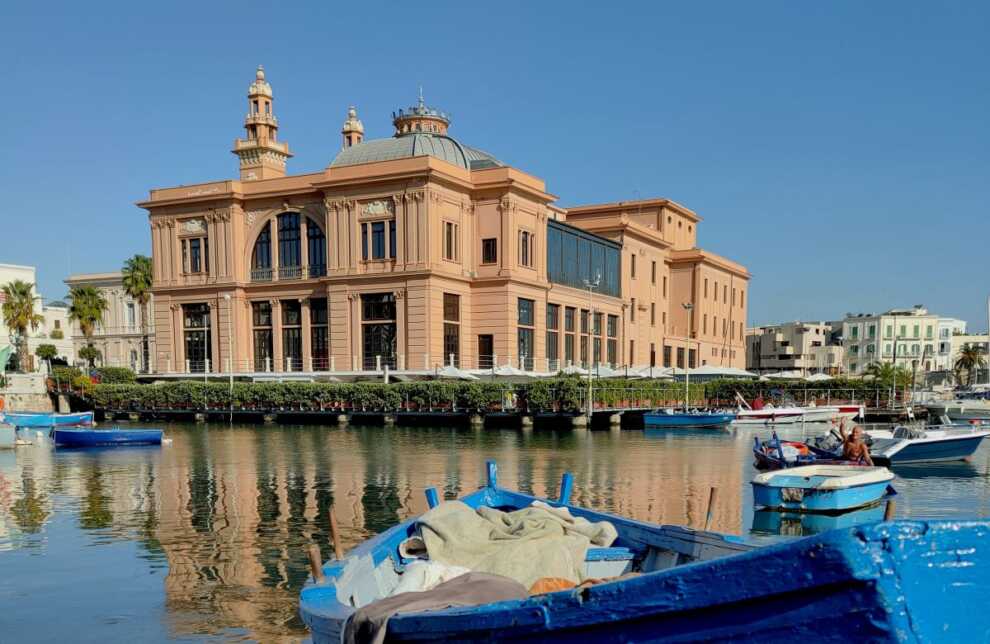 Bari, conto alla rovescia per la fine dei lavori al teatro Margherita. Leccese: «Un bel regalo di Natale alla città» – VIDEO