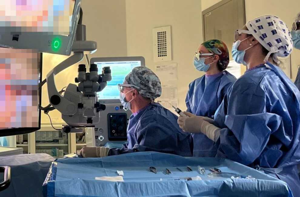 Putignano, doppio trapianto di cornea in anestesia locale: interventi in mezz’ora