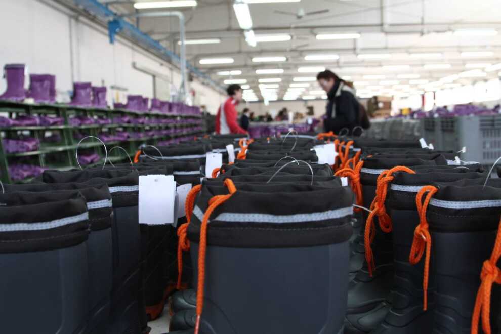 Barletta, 100 dipendenti della Vingi Shoes scioperano: «Rischiamo di perdere il lavoro»