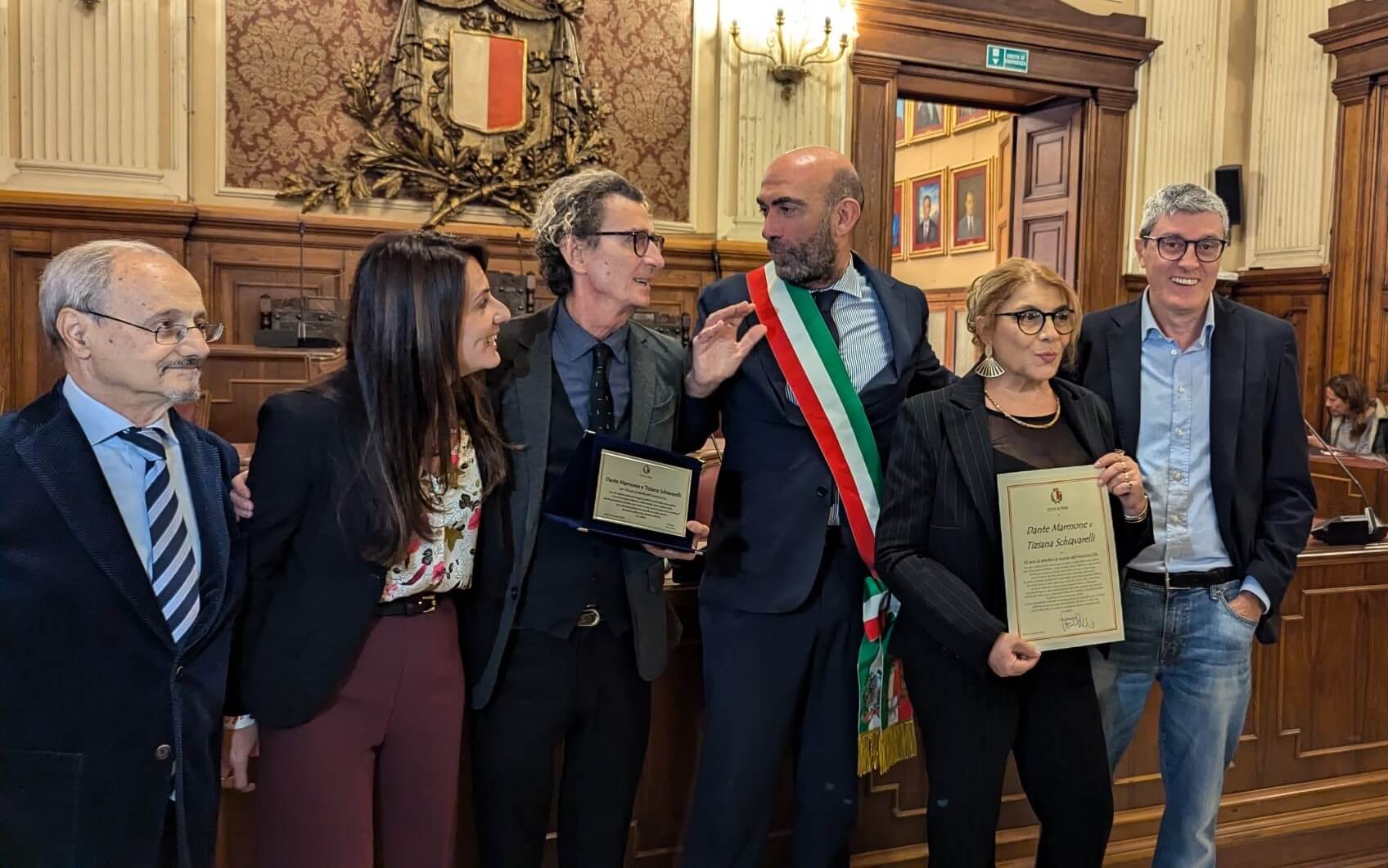 I 50 anni dell’Anonima GR a Bari: un riconoscimento a Dante Marmone e Tiziana Schiavarelli I 50 anni dell’Anonima GR a Bari: un riconoscimento a Dante Marmone e Tiziana Schiavarelli