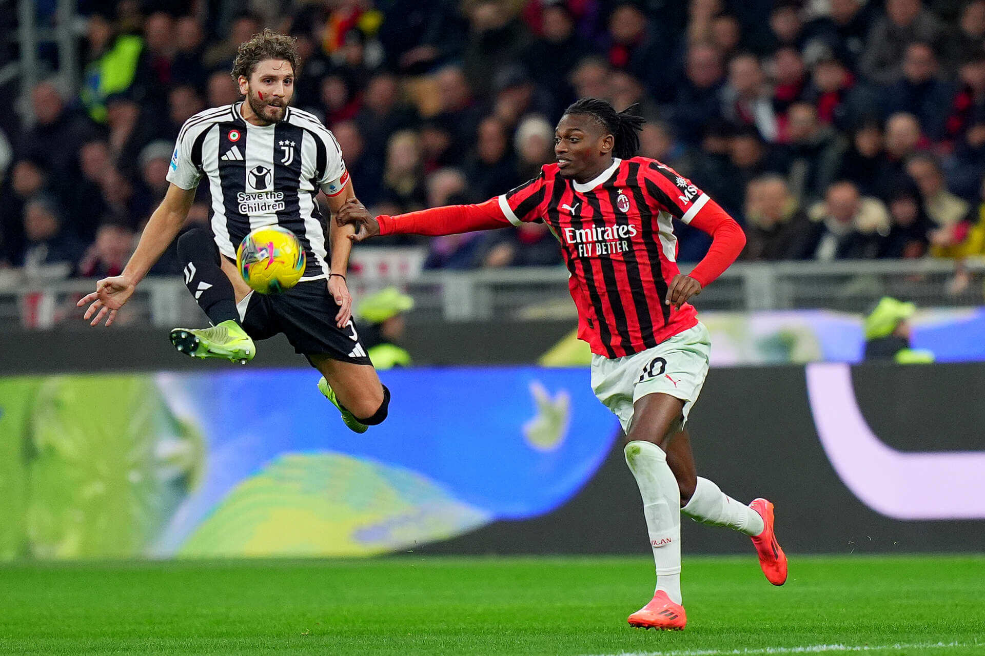 Serie A, zero spettacolo e delusione sugli spalti di San Siro: Milan-Juventus termina 0-0 Serie A, zero spettacolo e delusione sugli spalti di San Siro: Milan-Juventus termina 0-0