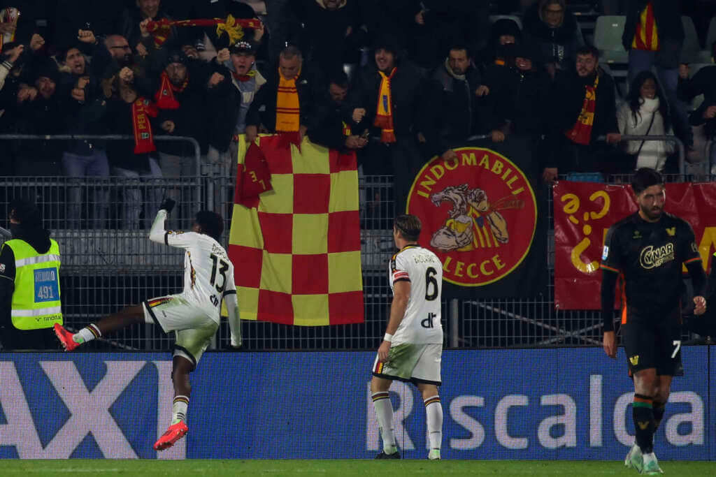 Galleria foto 'Serie A, dominio dei veneti ma Dorgu gela il Penzo: Venezia-Lecce 0-1. Sintesi del match' - foto 1