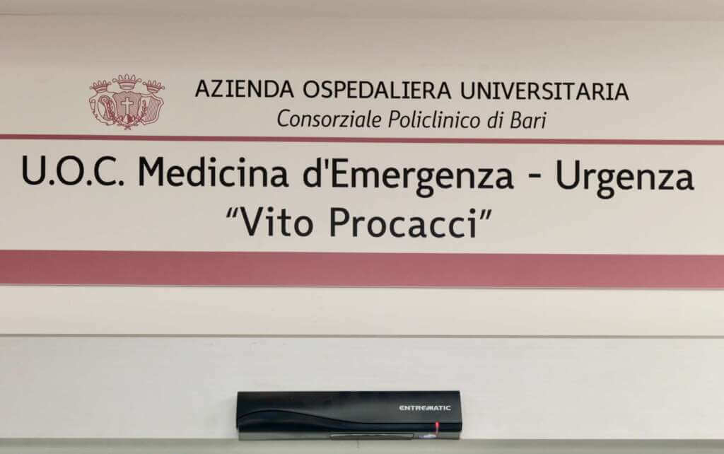 Bari, il pronto soccorso del Policlinico intitolato a Vito Procacci: «Il nostro modo per ringraziarlo» – FOTO e VIDEO Bari, il pronto soccorso del Policlinico intitolato a Vito Procacci: «Il nostro modo per ringraziarlo» – FOTO e VIDEO