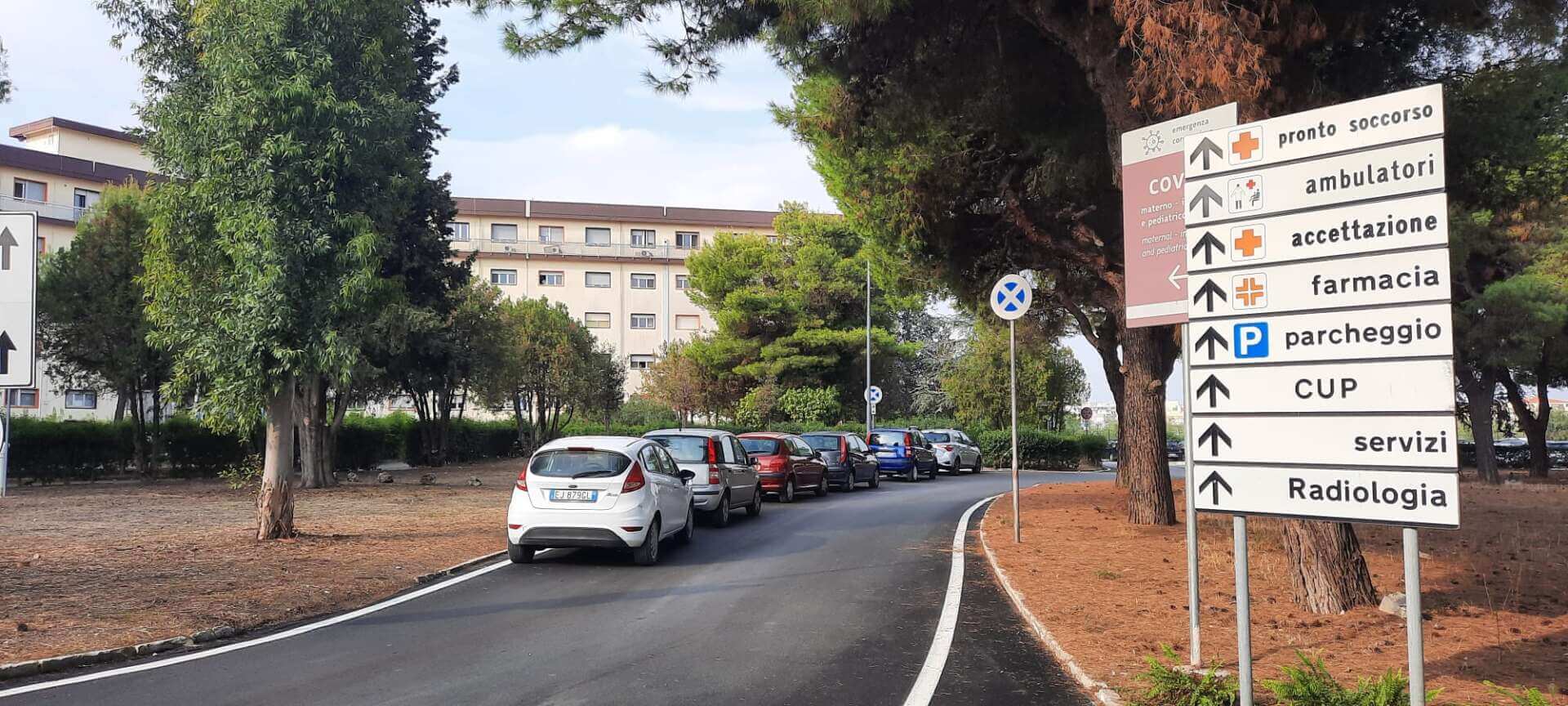 Corato, non vuole aspettare il suo turno e aggredisce un medico al pronto soccorso: scatta la denuncia