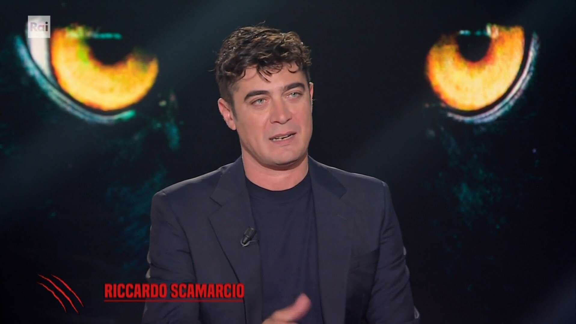 Riccardo Scamarcio ospite della Fagnani a Belve: «Mi sento un leone, simbolo della mia Andria» – VIDEO Riccardo Scamarcio ospite della Fagnani a Belve: «Mi sento un leone, simbolo della mia Andria» – VIDEO