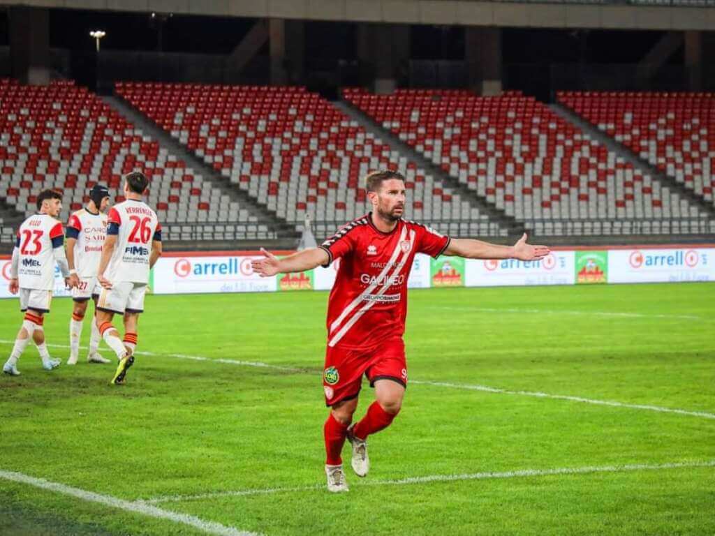 Galleria foto 'Serie C, quattro gol e spettacolo al “San Nicola”: Altamura e Potenza pareggiano per 2-2' - foto 1