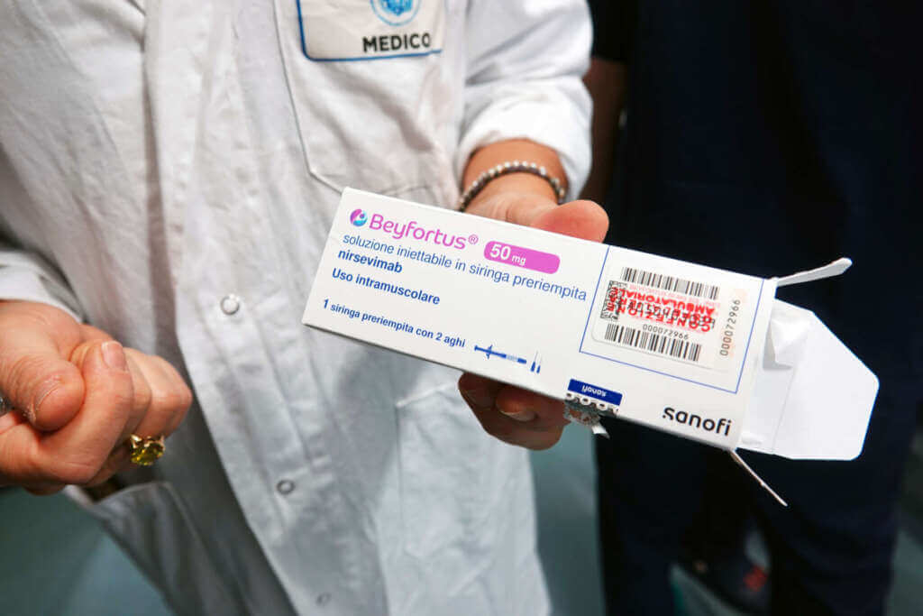 Bronchiolite, via alla campagna di immunizzazione: oltre 13mila vaccini per i bimbi pugliesi – VIDEO Bronchiolite, via alla campagna di immunizzazione: oltre 13mila vaccini per i bimbi pugliesi – VIDEO