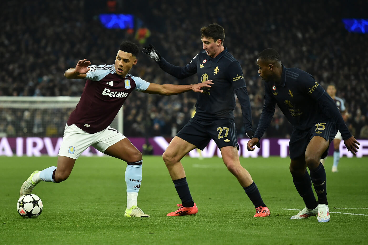 Champions League, la Juventus strappa un punto in casa dell’Aston Villa: 0-0 a Birmingham