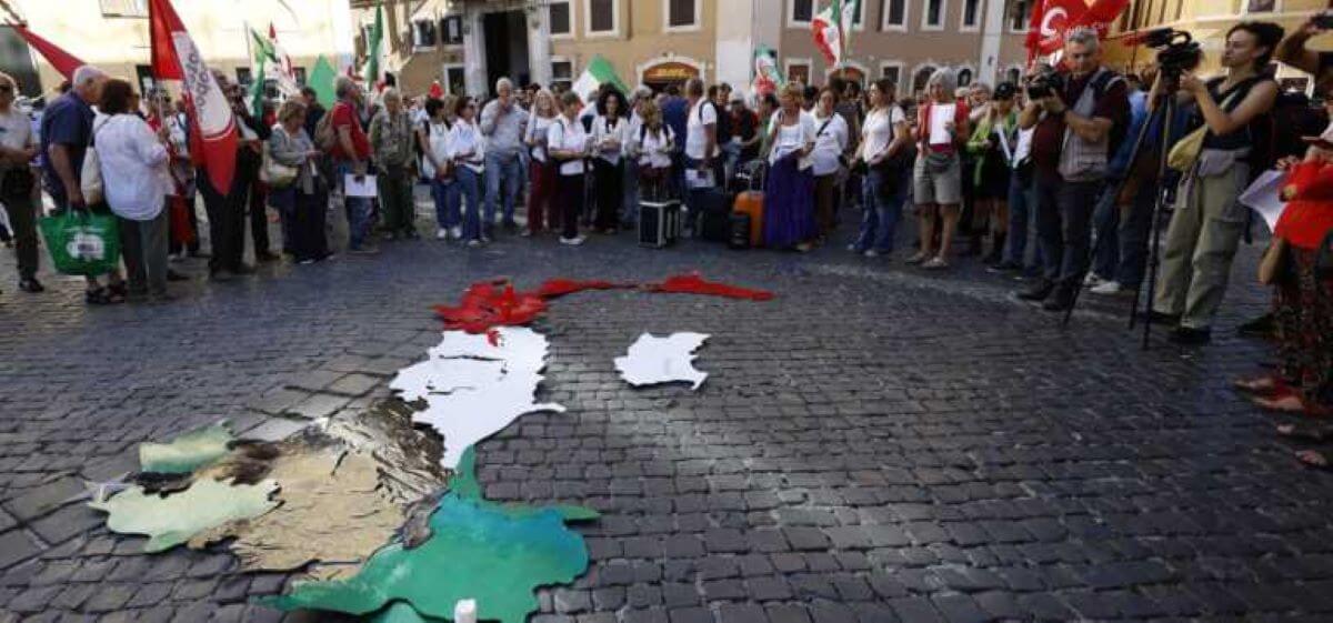 Autonomia differenziata, depositata la sentenza della Corte costituzionale: «Alcune funzioni non vanno trasferite» Autonomia differenziata, depositata la sentenza della Corte costituzionale: «Alcune funzioni non vanno trasferite»