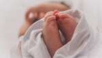 Una mamma e due papà, a Bari riconosciuta la genitorialità multipla per un bimbo: è la prima volta in Italia