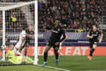 Champions League, il Bologna trova finalmente il gol ma non basta: il Lille vince 2-1 al Dall’Ara