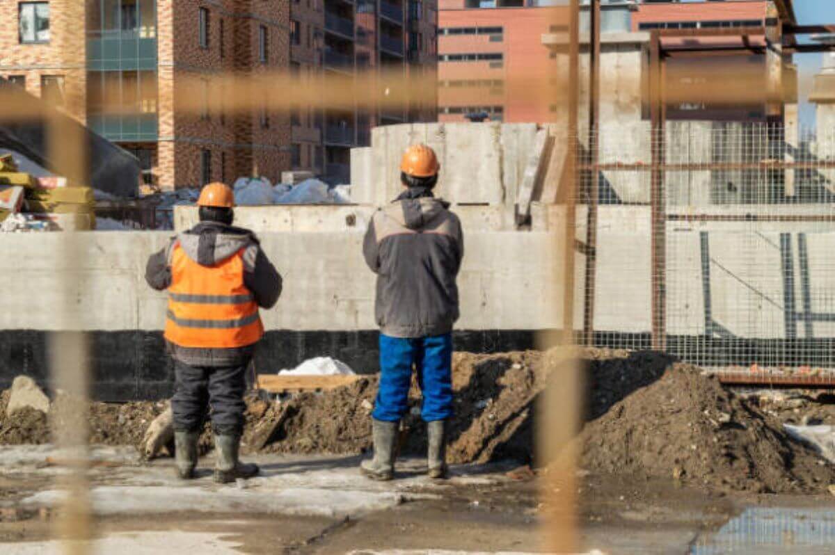 Controlli in società edili salentine: su 42 operai solo 5 assunti regolarmente, denunciati 16 imprenditori