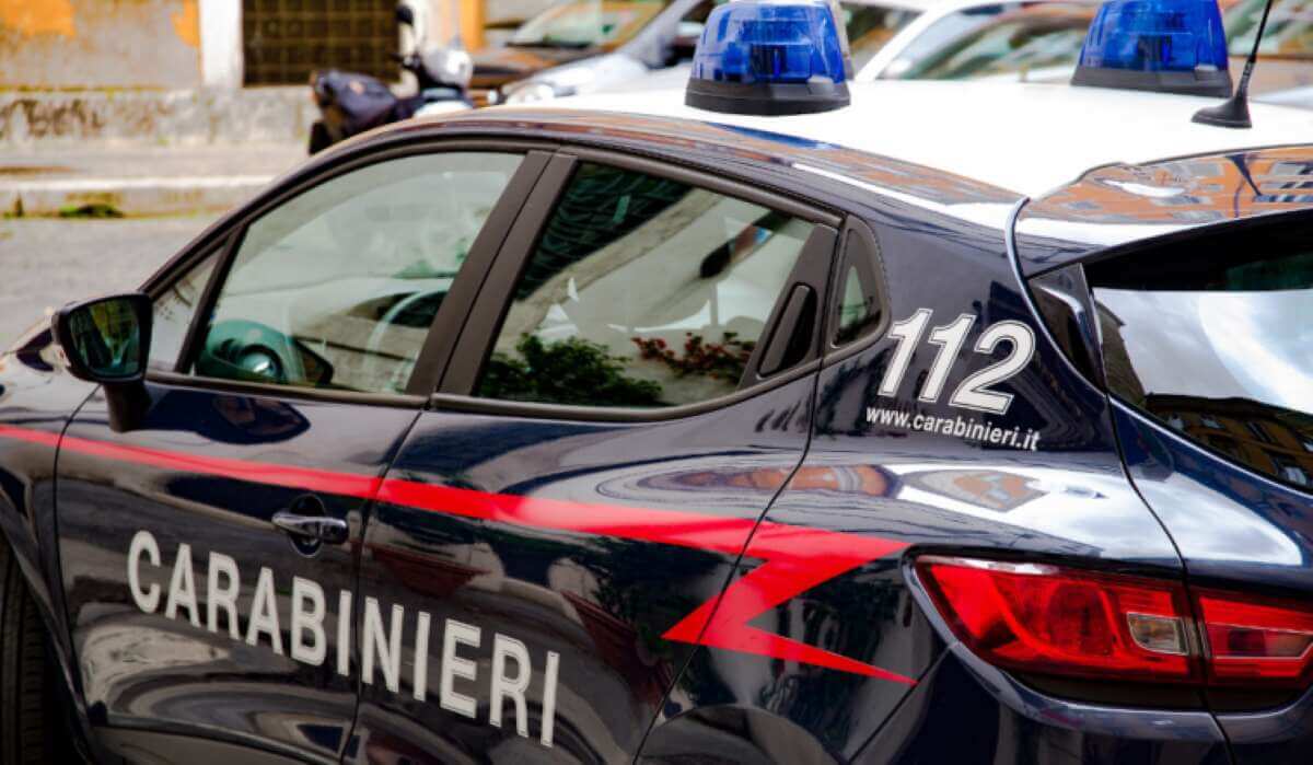 Taviano, impenna con lo scooter e investe un carabiniere: il militare in ospedale. Fermato il giovane