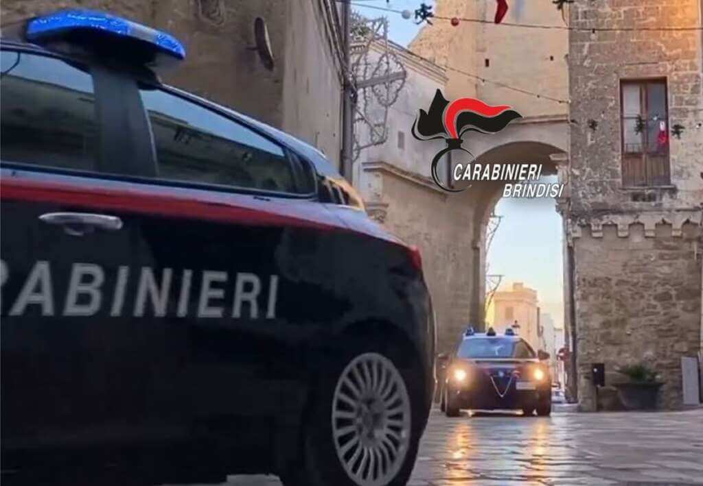 Galleria foto 'Aveva materiale pedopornografico: agli arresti domiciliari un 65enne nel Brindisino' - foto 1
