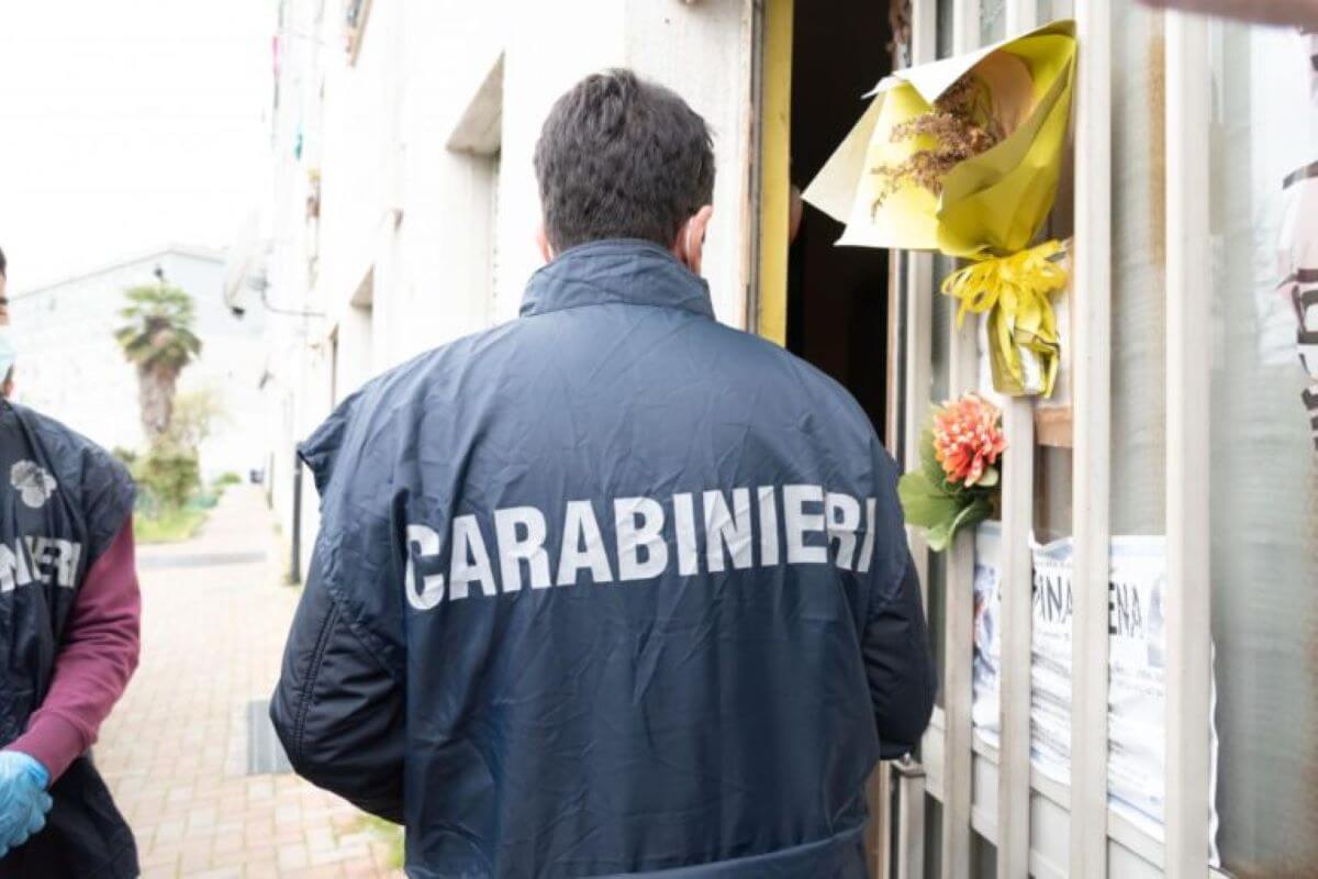 Nole, uccide la figlia di 10 mesi e tenta il suicidio: una donna trasportata in ospedale a Torino Nole, uccide la figlia di 10 mesi e tenta il suicidio: una donna trasportata in ospedale a Torino