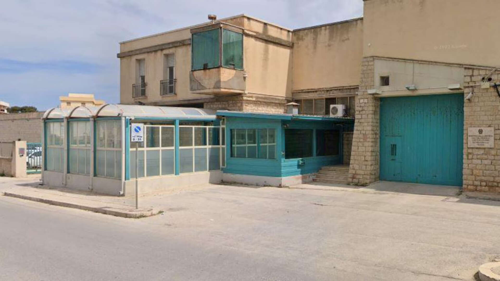 Torture e abusi nel carcere di Trapani: arrestati 11 poliziotti penitenziari, altri 14 sospesi Torture e abusi nel carcere di Trapani: arrestati 11 poliziotti penitenziari, altri 14 sospesi