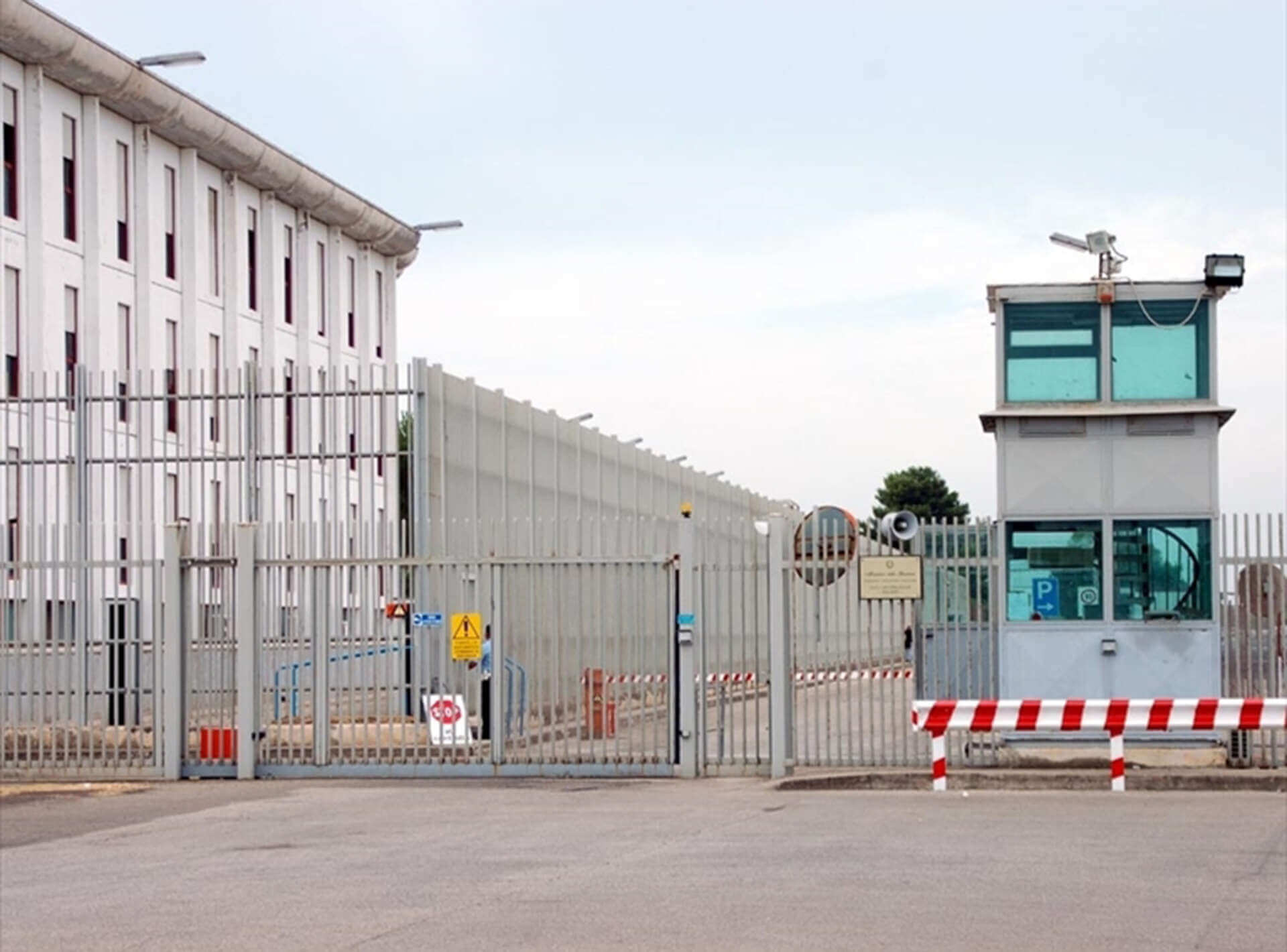 Taranto, in carcere per maltrattamenti in famiglia: detenuto 50enne si suicida il giorno di Santo Stefano