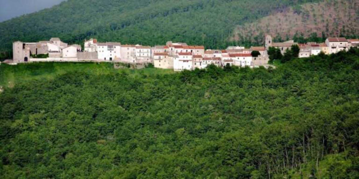 La restanza per salvare i paesi dallo spopolamento