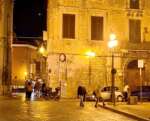Un apprezzamento di troppo e scoppia la rissa: a Barletta le strade del borgo antico diventano “ring”