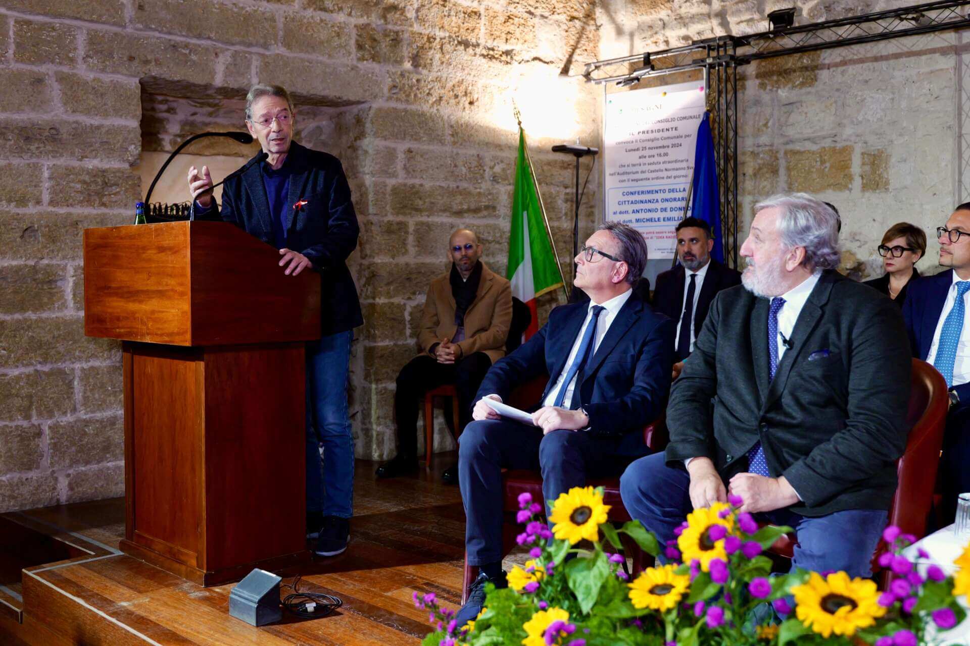 I magistrati Emiliano e De Donno cittadini onorari di Mesagne: «Grande orgoglio» – VIDEO I magistrati Emiliano e De Donno cittadini onorari di Mesagne: «Grande orgoglio» – VIDEO