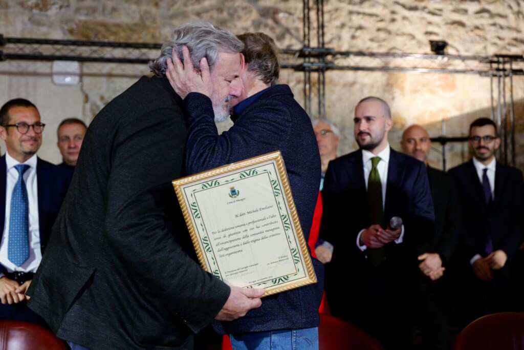 I magistrati Emiliano e De Donno cittadini onorari di Mesagne: «Grande orgoglio» – VIDEO I magistrati Emiliano e De Donno cittadini onorari di Mesagne: «Grande orgoglio» – VIDEO