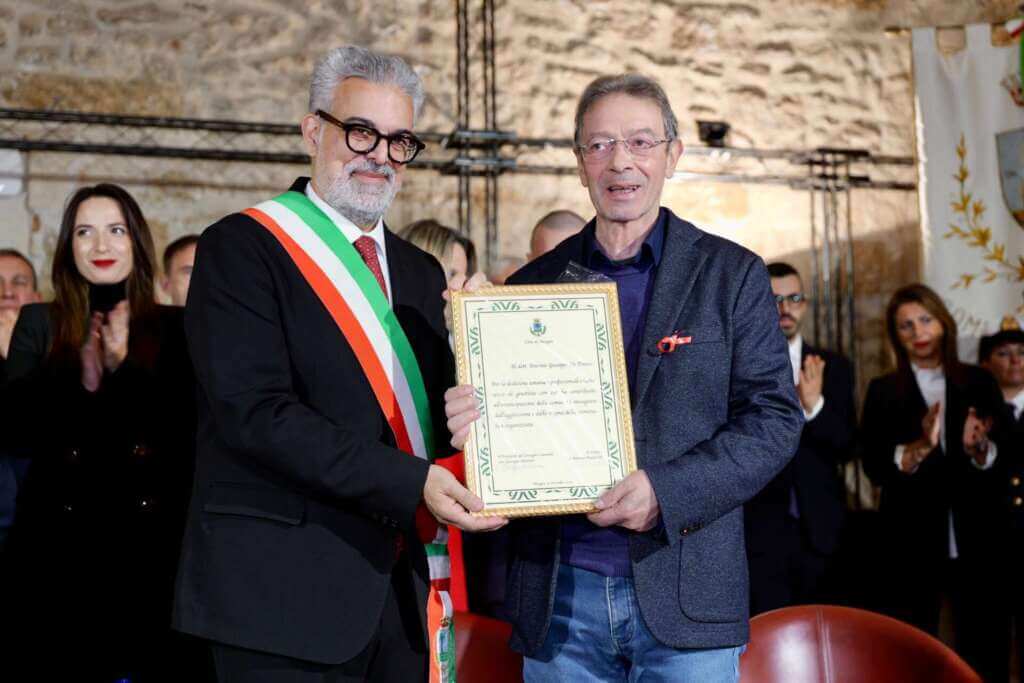 I magistrati Emiliano e De Donno cittadini onorari di Mesagne: «Grande orgoglio» – VIDEO I magistrati Emiliano e De Donno cittadini onorari di Mesagne: «Grande orgoglio» – VIDEO