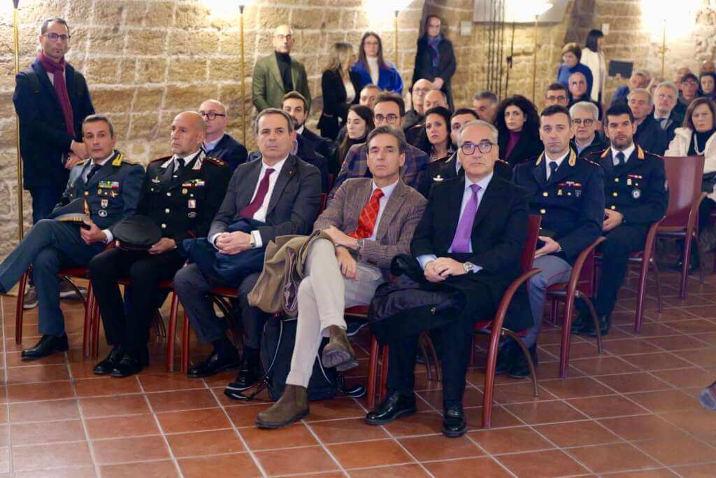 I magistrati Emiliano e De Donno cittadini onorari di Mesagne: «Grande orgoglio» – VIDEO I magistrati Emiliano e De Donno cittadini onorari di Mesagne: «Grande orgoglio» – VIDEO