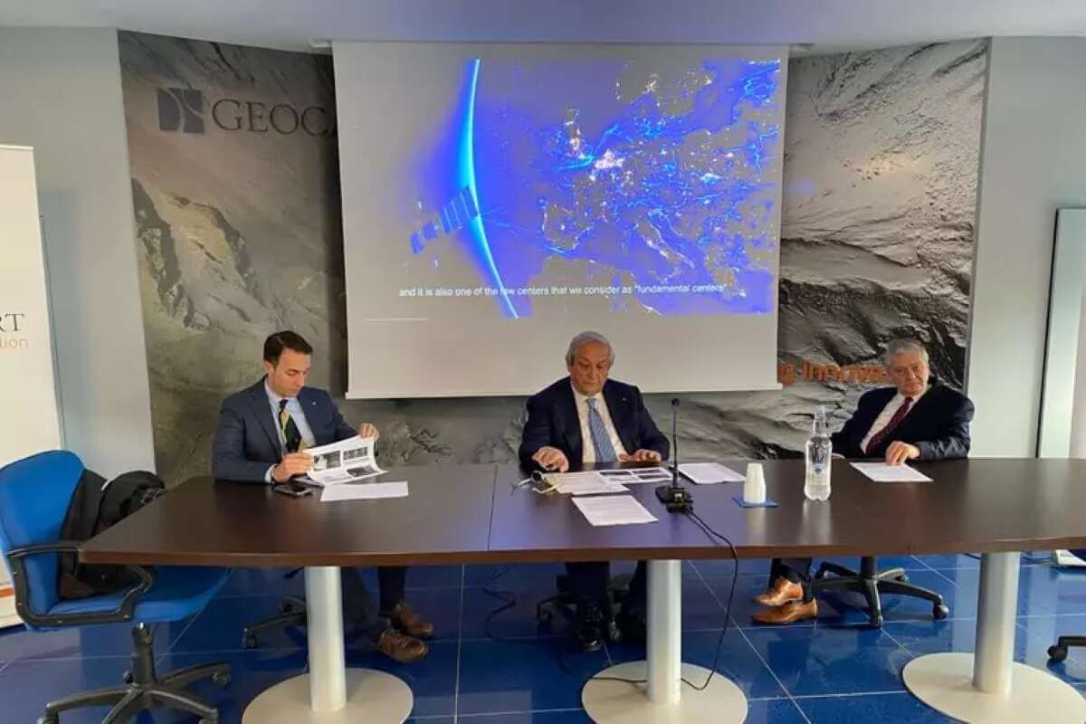 Aerospazio, ecco il manifesto del Cluster lucano. Ma c’è l’appello: «La politica deve seguirci» Aerospazio, ecco il manifesto del Cluster lucano. Ma c’è l’appello: «La politica deve seguirci»