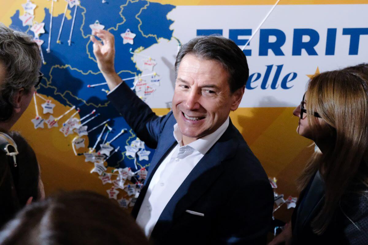 Costituente del M5s, Conte esulta per il quorum: «La vittoria di chi decide di decidere» Costituente del M5s, Conte esulta per il quorum: «La vittoria di chi decide di decidere»