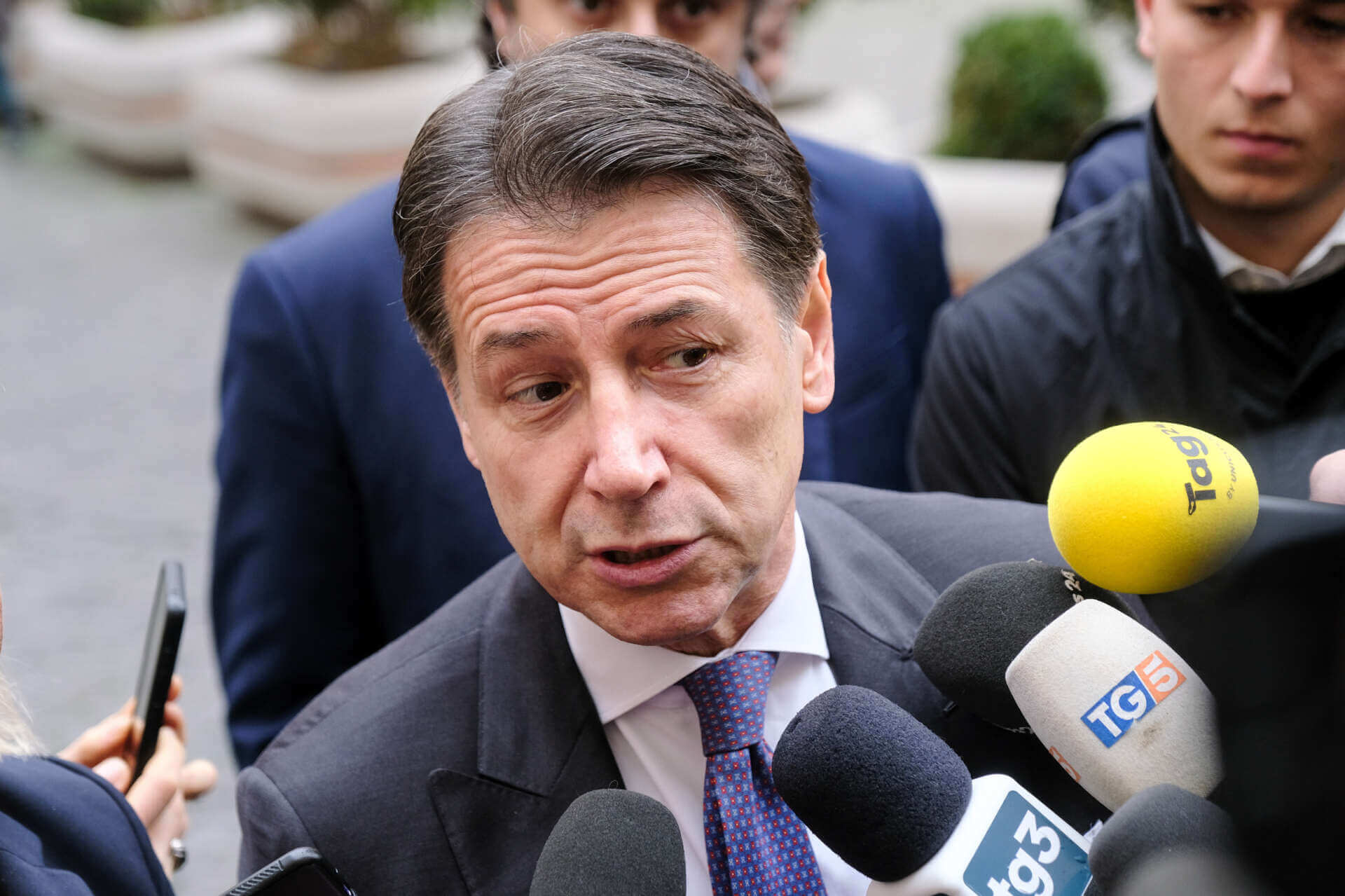 M5S, si ritorna al voto su richiesta di Grillo: Conte non si oppone. Urne online dal 5 all’8 dicembre M5S, si ritorna al voto su richiesta di Grillo: Conte non si oppone. Urne online dal 5 all’8 dicembre
