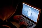 Video pedopornografici comprati sul dark web con i bitcoin: denunciato un 30enne pugliese