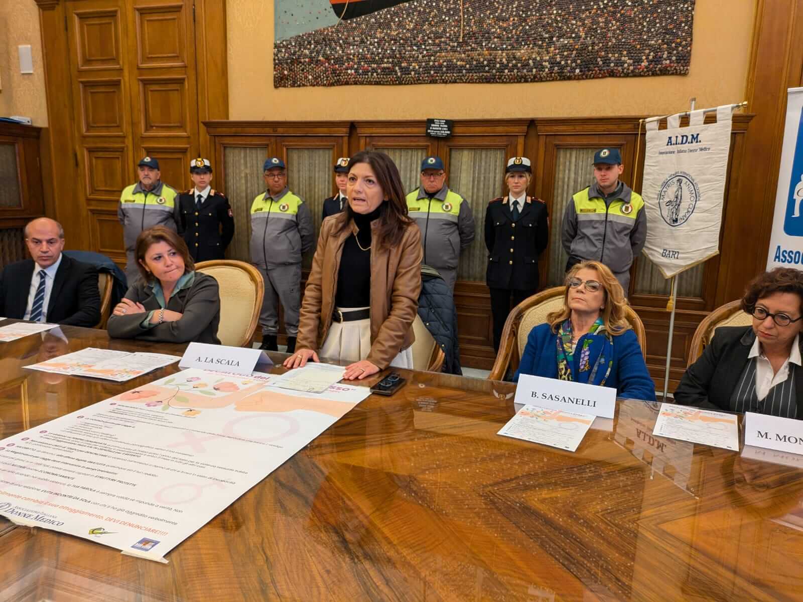 Bari presenta il “Decalogo del Codice Rosso”: un vademecum per le donne vittime di violenza
