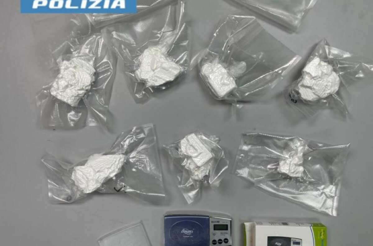 Blitz nel Tarantino, nascondeva 700 grammi di cocaina nella lavatrice: arrestato 51enne Blitz nel Tarantino, nascondeva 700 grammi di cocaina nella lavatrice: arrestato 51enne
