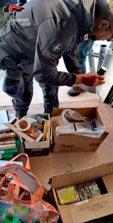 Ha in casa oltre due tonnellate di materiale esplosivo: arrestato un 38enne a Ugento – VIDEO