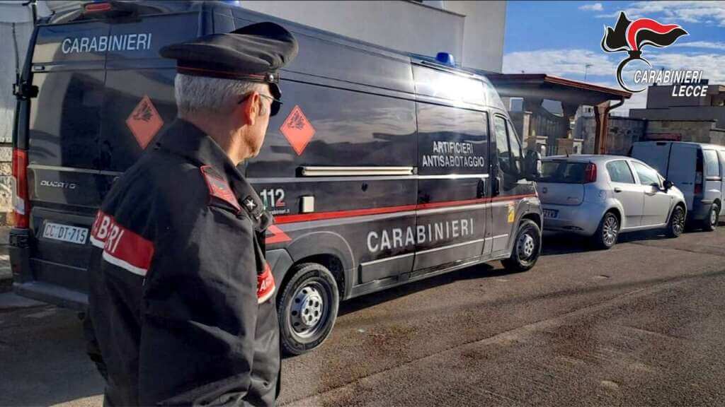 Ha in casa oltre due tonnellate di materiale esplosivo: arrestato un 38enne a Ugento – VIDEO