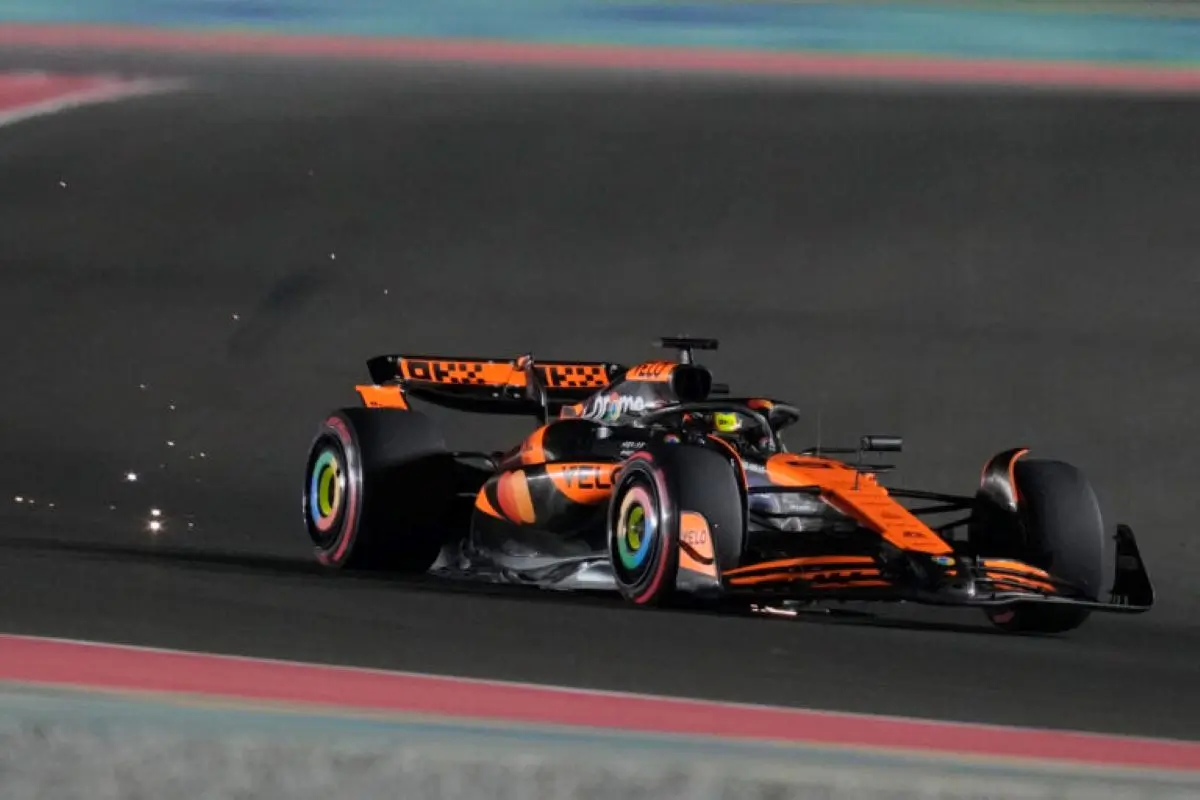 Formula 1, doppietta McLaren nella gara sprint al Gp del Qatar: vince Piastri su Norris