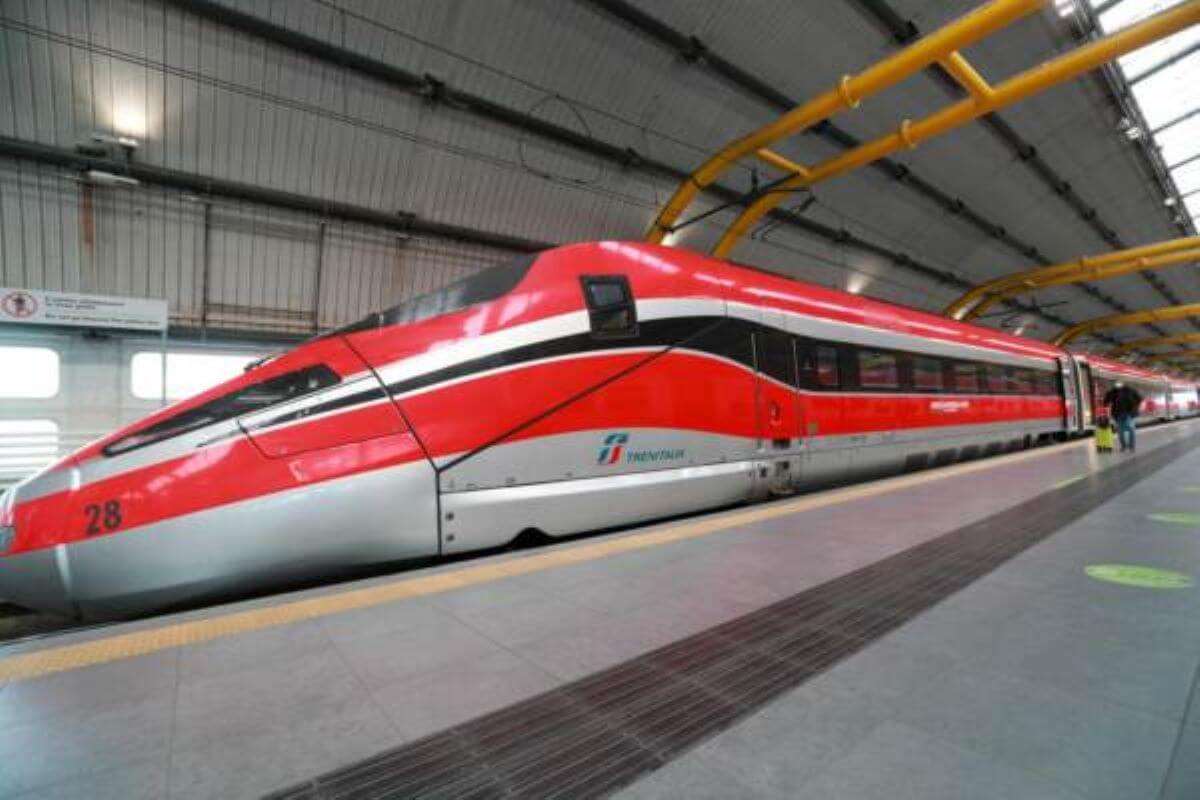 Treni, guasto sulla linea dell’Alta velocità Roma-Napoli: ritardi fino a 90 minuti