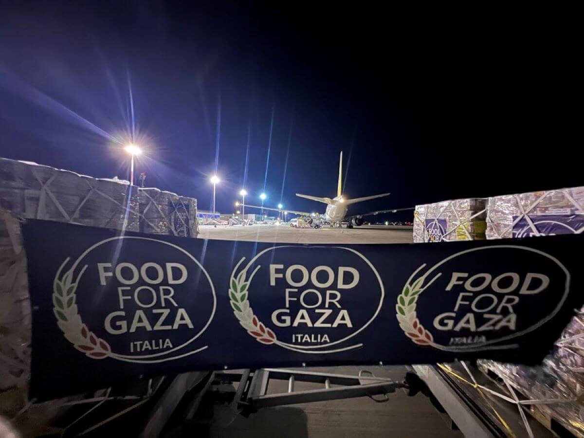 Quaranta tonnellate di aiuti umanitari dall’Italia a Gaza: il volo atterrato in Giordania