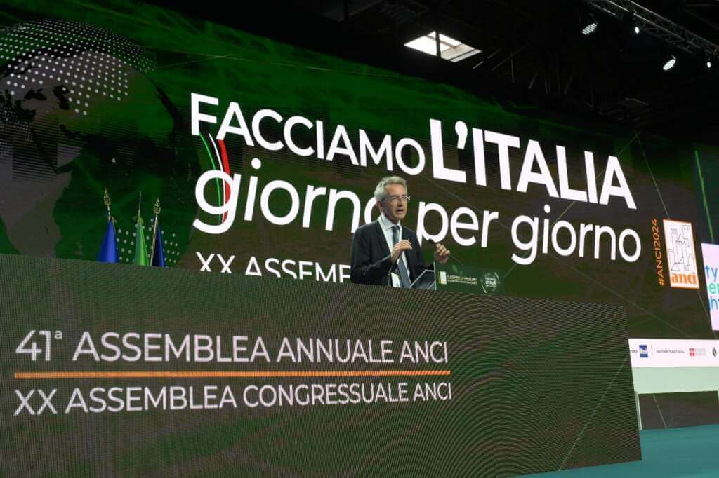 Galleria foto 'Manfredi dopo Decaro alla guida dell’Anci, Meloni: «Centrale collaborare con i sindaci»' - foto 1