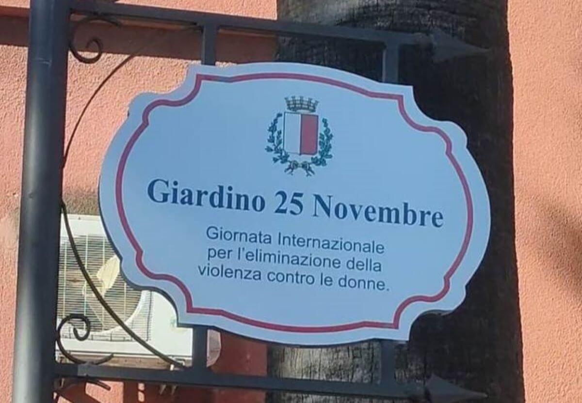 Bari, davanti alla scuola nasce il “Giardino 25 novembre” contro la violenza sulle donne Bari, davanti alla scuola nasce il “Giardino 25 novembre” contro la violenza sulle donne