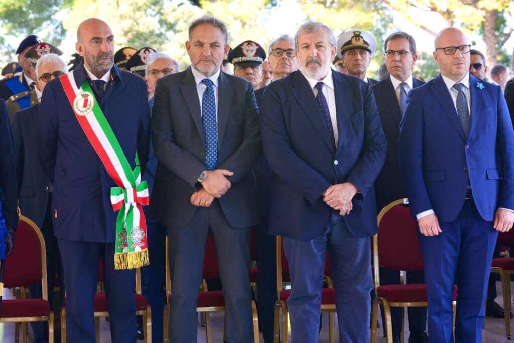 Festa dell’Unità nazionale e delle Forze armate, Emiliano: «I militari pacifisti professionisti» – VIDEO