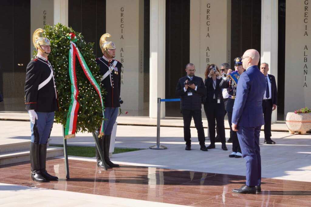Festa dell’Unità nazionale e delle Forze armate, Emiliano: «I militari pacifisti professionisti» – VIDEO