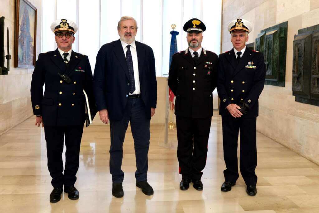 Festa dell’Unità nazionale e delle Forze armate, Emiliano: «I militari pacifisti professionisti» – VIDEO
