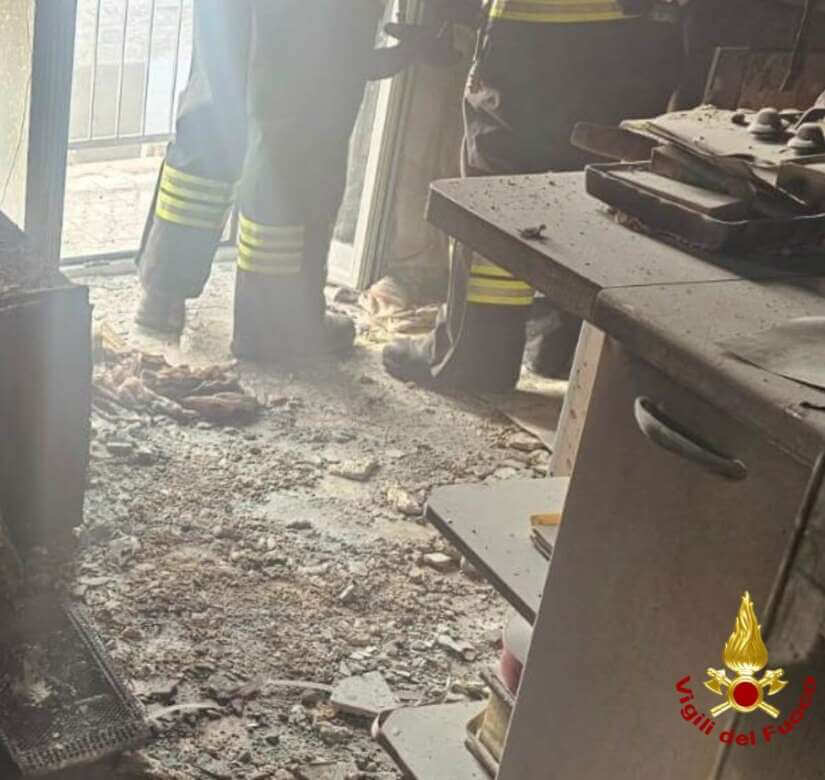 Tragedia a Ruvo di Puglia: 97enne muore nell’incendio di un appartamento. Gravissima la moglie Tragedia a Ruvo di Puglia: 97enne muore nell’incendio di un appartamento. Gravissima la moglie