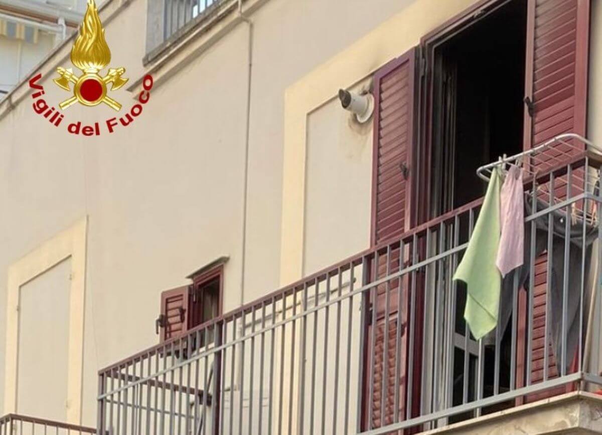 Tragedia a Ruvo di Puglia: 97enne muore nell’incendio di un appartamento. Gravissima la moglie Tragedia a Ruvo di Puglia: 97enne muore nell’incendio di un appartamento. Gravissima la moglie