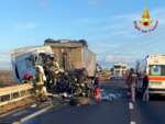 Scontro tra mezzi pesanti sulla strada statale Bradanica: due morti e un ferito grave