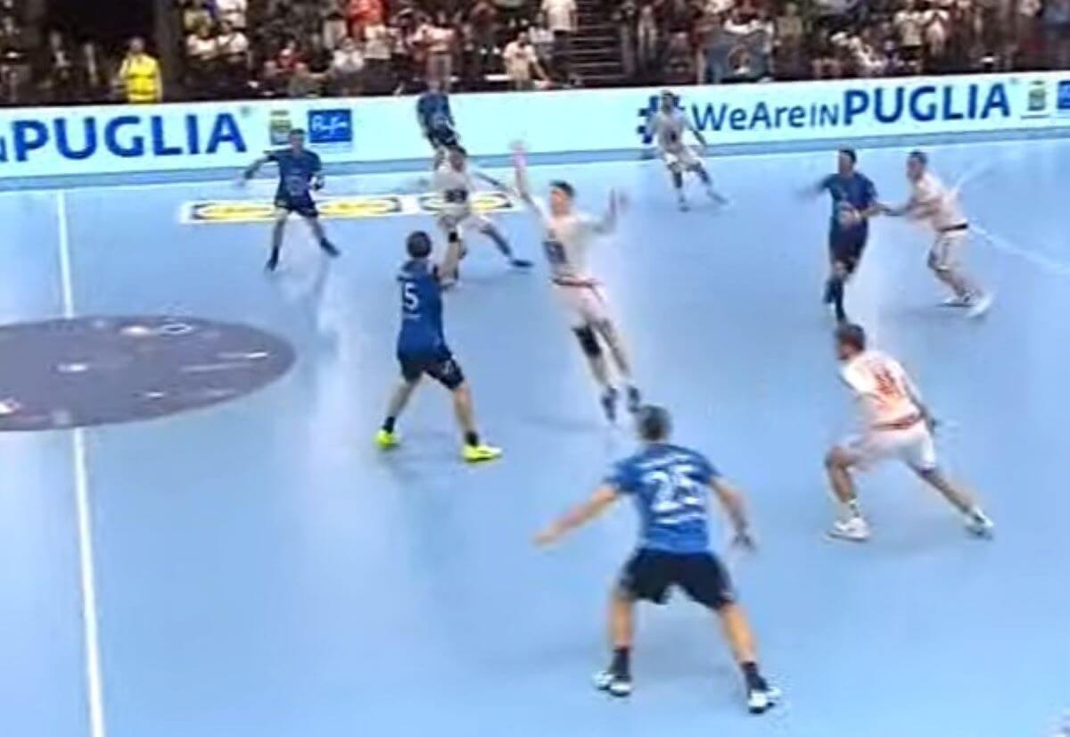 Pallamano, l’Italia in scena a Fasano per le qualificazioni a Euro2026: battuta la Serbia 31-30