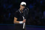 Tennis, Sinner trionfa alle Atp Finals di Torino: battuto lo statunitense Fritz in due set